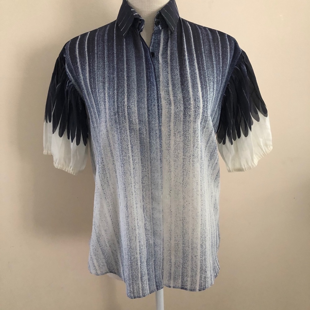 Akris Punto button up top in beautiful hombre blue